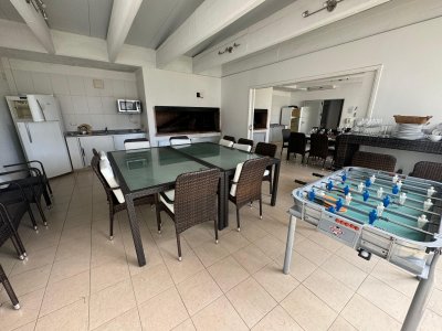 Apartamento 3 dormitorios y dependencia en Venta - AGP2957A