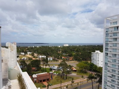 Apartamento de 3 Dormitorios en Alquiler - AGP4966A