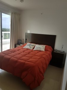 Apartamento de 3 Dormitorios en Alquiler - AGP4966A