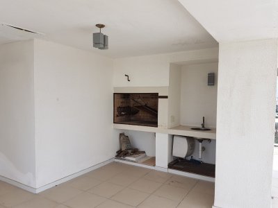 Apartamento de 3 Dormitorios en Alquiler - AGP4966A