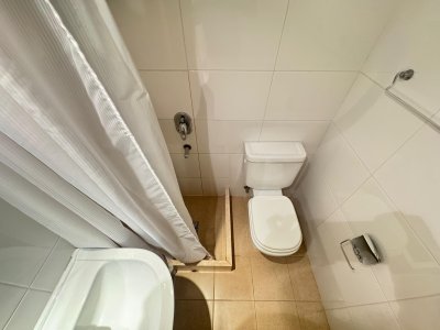 Apartamento 3 dormitorios y dependencia en Venta - AGP2957A