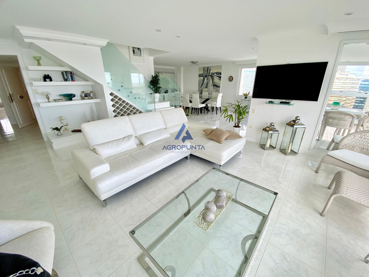 Penthouse en Venta y Alquiler en Punta del Este - AGP9024A
