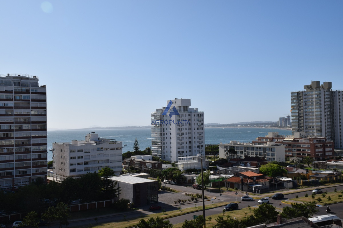 Apartamento en Brava, 2 dormitorios *