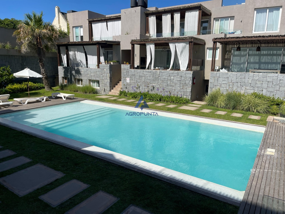 Moderno Apartamento 2 Dormitorios c Parrillero Propio en Montoya
