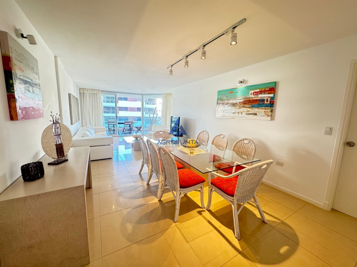 Apartamento 3 dormitorios y dependencia en Venta - AGP2957A