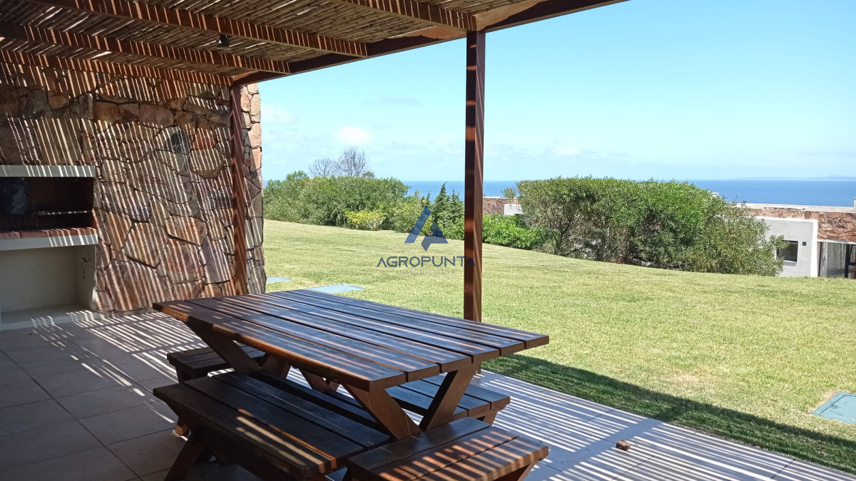 hermoso apartamento en punta ballena 