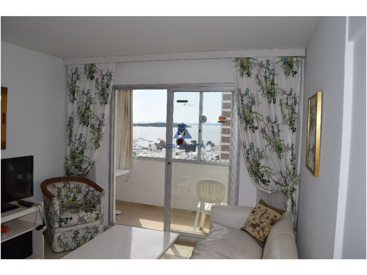 Apartamento en Peninsula, 2 dormitorios * - AGP760A