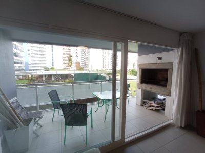 Apartamento en Brava, 3 dormitorios *