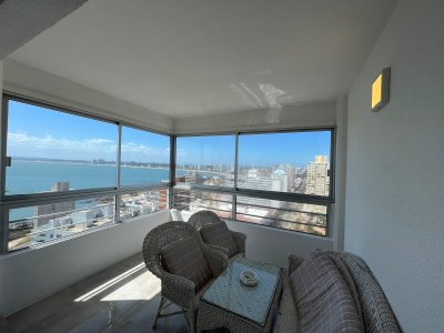 Apartamento en Peninsula, 3 dormitorios  con vista al puerto