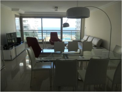 Apartamento en Brava, 3 dormitorios *