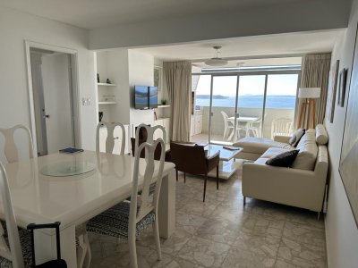 Lindo apartamento de 3 dormitorios ubicado en peninsula