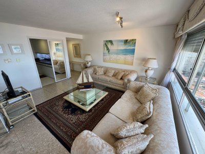 Apartamento 2 Dormitorios Venta Punta del Este