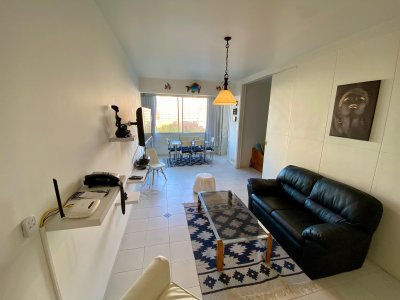 Apartamento en Playa Mansa Punta del Este de 1 Dormitorio y medio