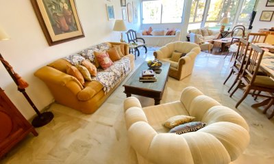 Apartamento en Venta 4 Dormitorios Roosevelt