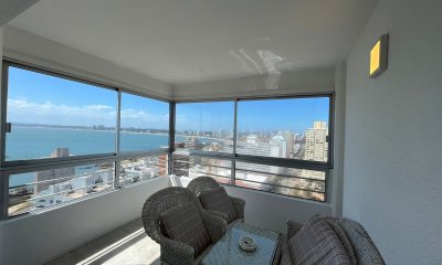 Apartamento en Peninsula, 3 dormitorios  con vista al puerto