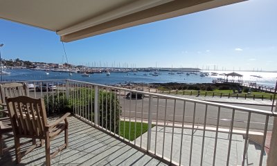 espectacular apartamento con vista al puerto