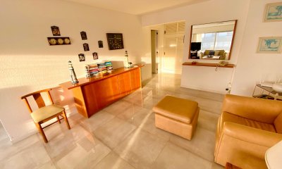 Apartamento en Peninsula, 3 dormitorios  con vista al puerto