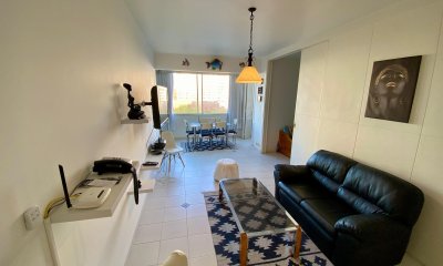 Apartamento en Playa Mansa Punta del Este de 1 Dormitorio y medio