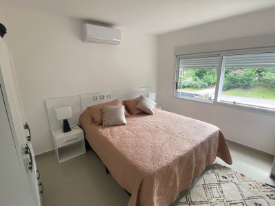 casa en alquiler temporada 3 dormitorios punta del este - agp6997c