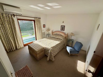 casa de 4 dormitorios en venta punta del este 150m del mar - agp3640c