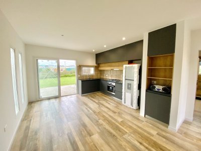 casa dos dormitorios en venta maldonado  - agp8898c