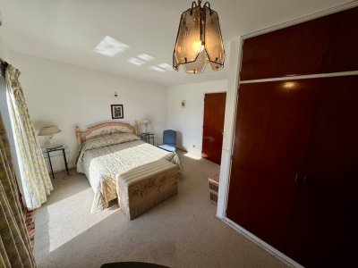 casa de 4 dormitorios en venta punta del este 150m del mar - agp3640c