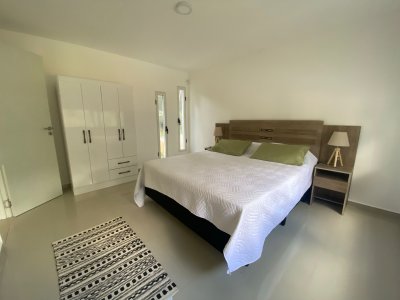 casa en alquiler temporada 3 dormitorios punta del este - agp6997c