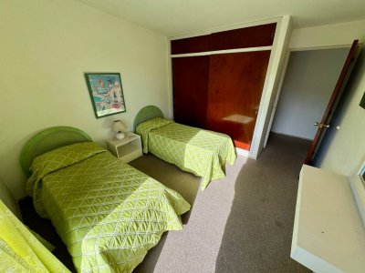 casa de 4 dormitorios en venta punta del este 150m del mar - agp3640c