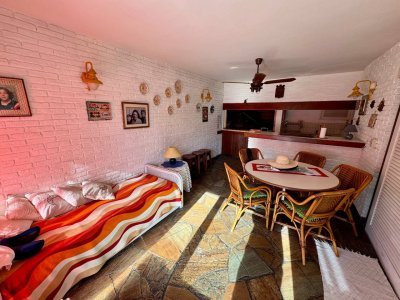 casa de 4 dormitorios en venta punta del este 150m del mar - agp3640c