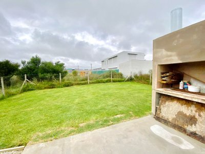 casa dos dormitorios en venta maldonado  - agp8898c
