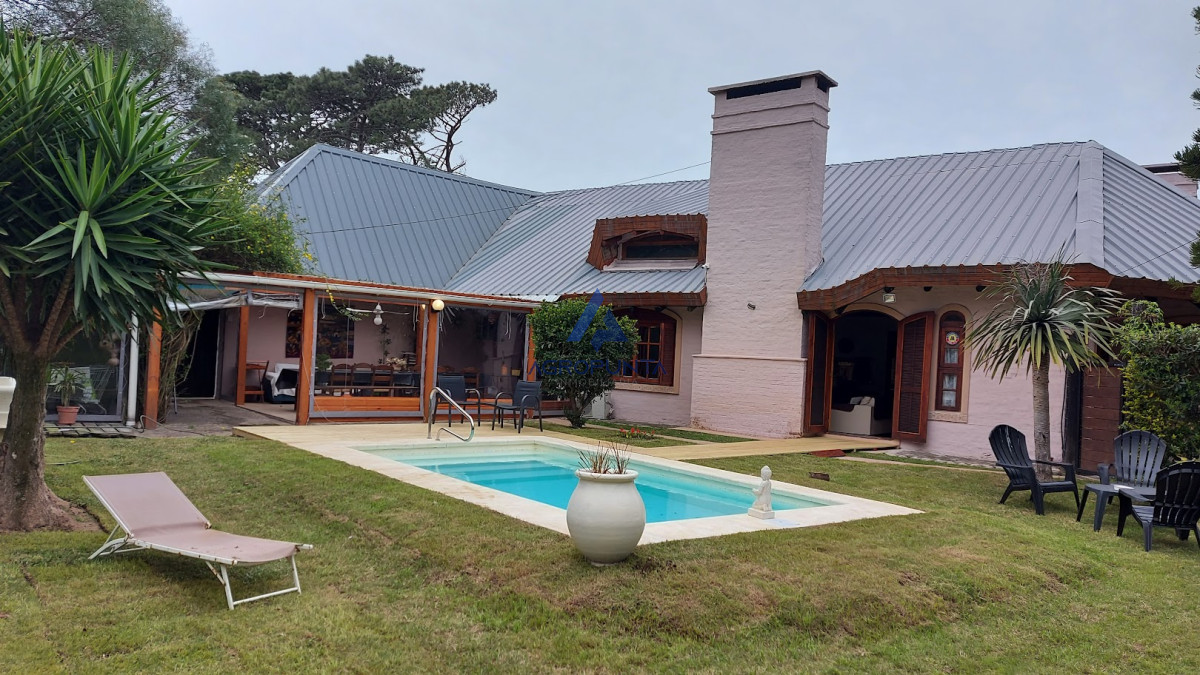 casa en jardines de cordoba, 4 dormitorios * - agp3208c