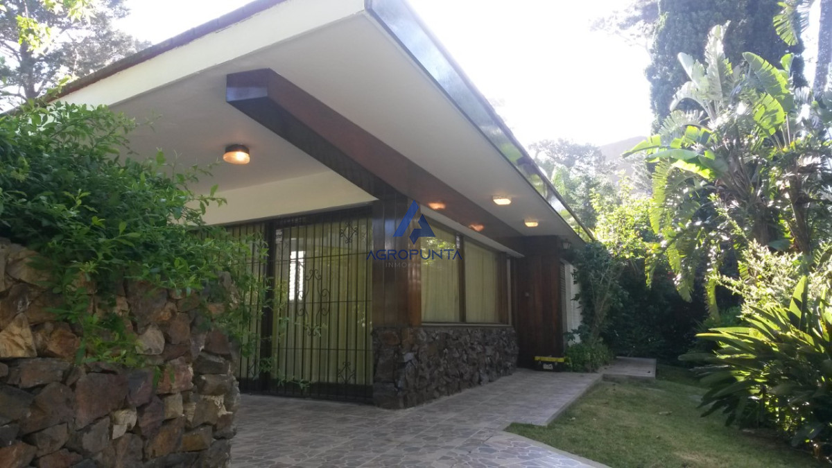 Alquiler Casa en Mansa 3 dormitorios en Punta del Este - AGP3125C