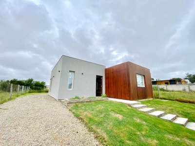 Casa Dos Dormitorios en Venta Maldonado 