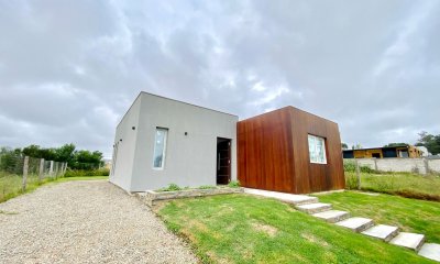 Casa Dos Dormitorios en Venta Maldonado
