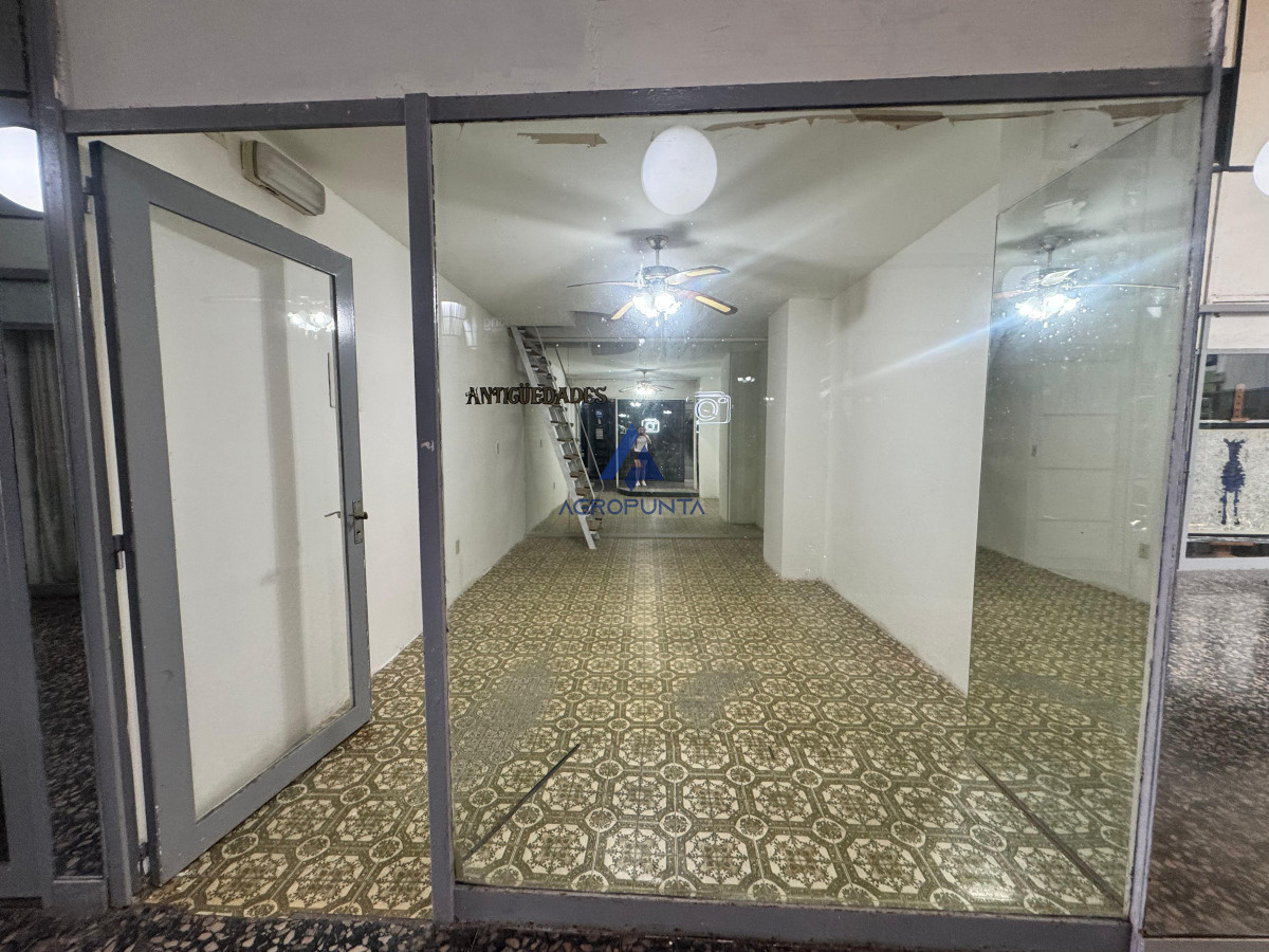 ALQUILER LOCAL COMERCIAL PUNTA DEL ESTE  -