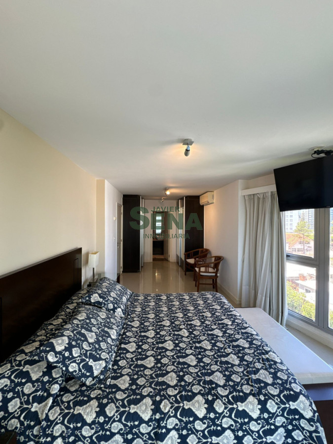 Alquiler temporal de apartamento con vista a la mansa 3 dormitorios, 3 baños. - GoPunta - Portal Inmobiliario de Punta del Este - Maldonado