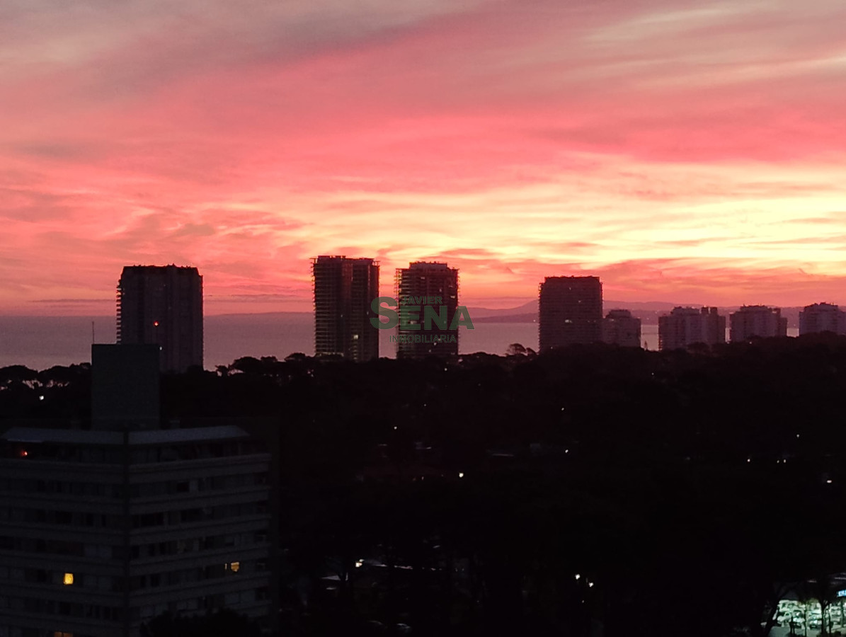 Venta de apartamento en la Roosevelt, de 3 dormitorios, 2 baños, gran vista. - GoPunta - Portal Inmobiliario de Punta del Este - Maldonado