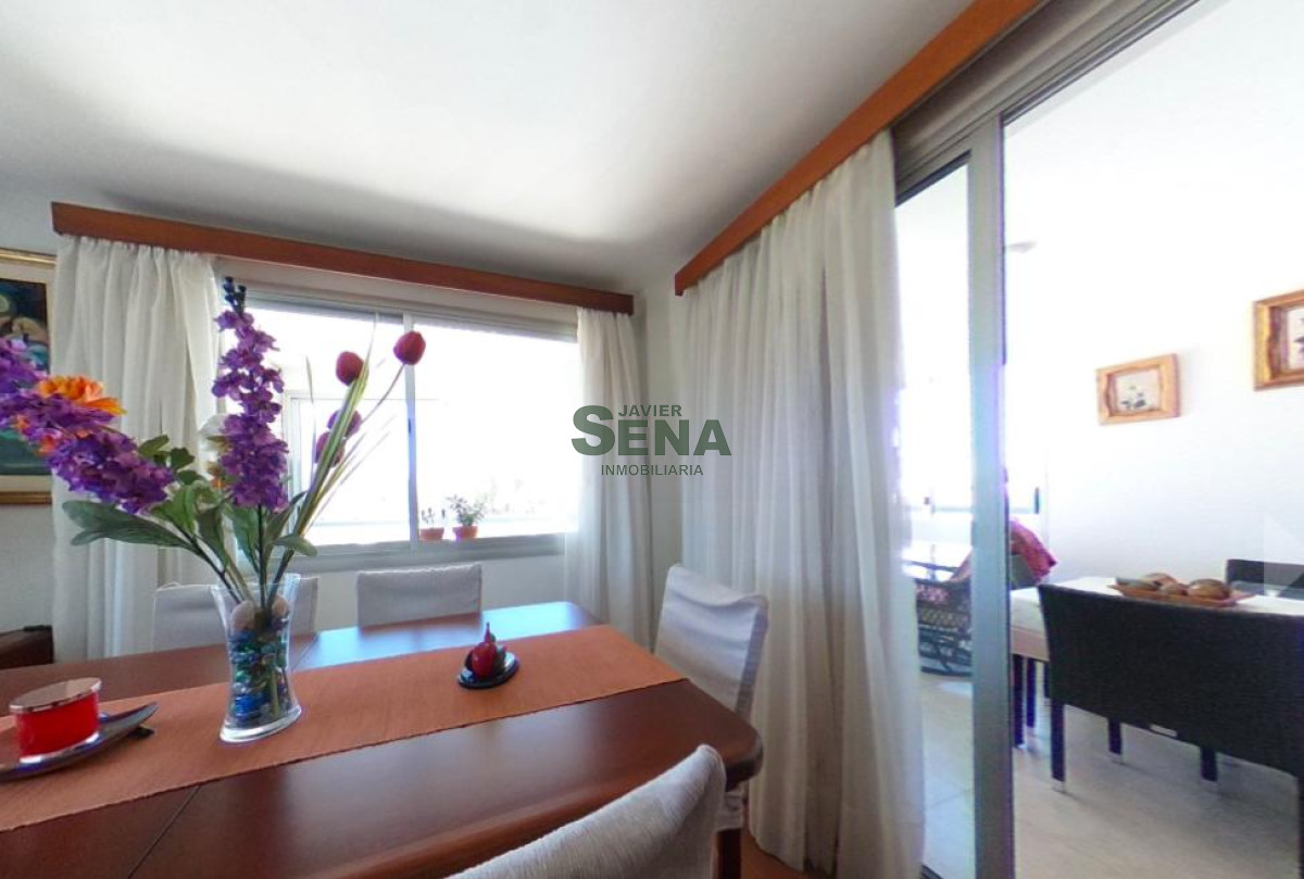 Venta de apartamento en Punta del Este de 3 dorm (uno en suite) a tan solo dos cuadras de la Rambla, en la Parada 4 - GoPunta - Portal Inmobiliario de Punta del Este - Maldonado