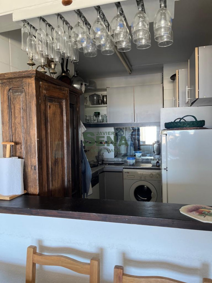 Alquiler anual apartamento 2 dorm 2 baños sobre la Brava con vista - GoPunta - Portal Inmobiliario de Punta del Este - Maldonado