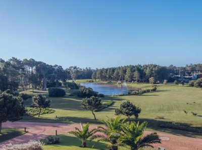Venta de apartamento en complejo Veramansa combinación natural de campo, bosque y mar en un area exclusiva de Punta del Este con todas las amenities