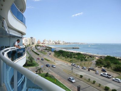 Venta de apartamento en la Mansa, 4 dormitorios, 4 baños, la mejor vista a la mansa y puerto.   