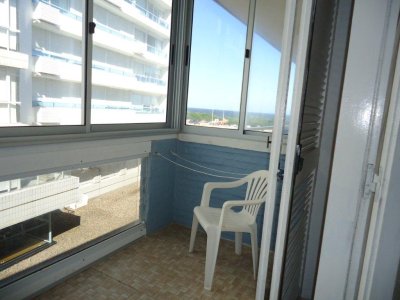 Venta y alquiler de apartamento en la Brava, 1 dormitorio, baño, frente al mar.  