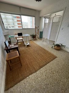 Alquiler de apartamento en la Peninsula, 1 dormi, baño, a un paso de todo.