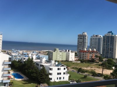 Venta de apartamento en la Brava, 2 dormi, 2 baños, con todos los servicios