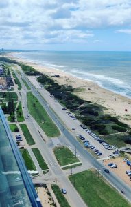 Venta de amplio apartamento en la Brava con la mejor vista, unidades planta unificada 01 y 02, 4 dormitorios, 6 baños, todos los servicios. 