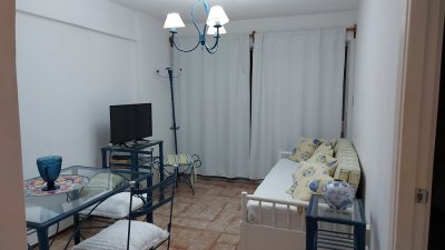 Alquiler temporal de apartamento de un dormitorio capacidad  4 personas en peninsula.