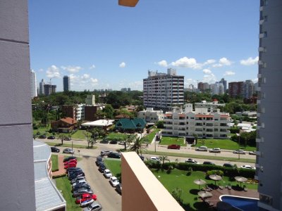 Venta y alquiler en la Brava, 2 dormitorios, 2 baños, terraza con vista y todos los servicios. 