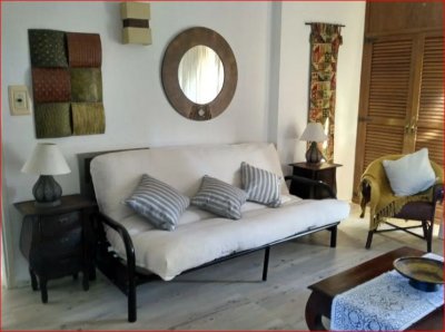 Venta de apartamento en la Peninsula, 1 dormitorio, 2 baños, cerca de todo.