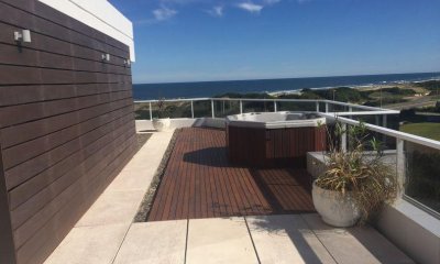 Venta de amplisimo penthouse, en 2 plantas,  en la Brava con todas las comidades, un lujo, más  Loft de 90 m2 de uso exclusivo.