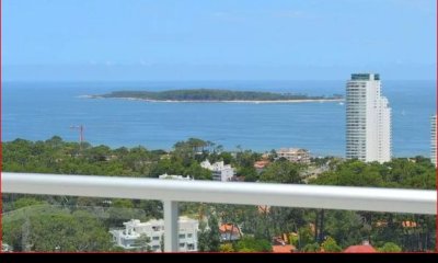 Venta de apartamento en la Roosevelt, 2 dormitorios, baño, piscina y servicios.